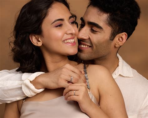 Stunning Promise Rings for Couples | CaratLane