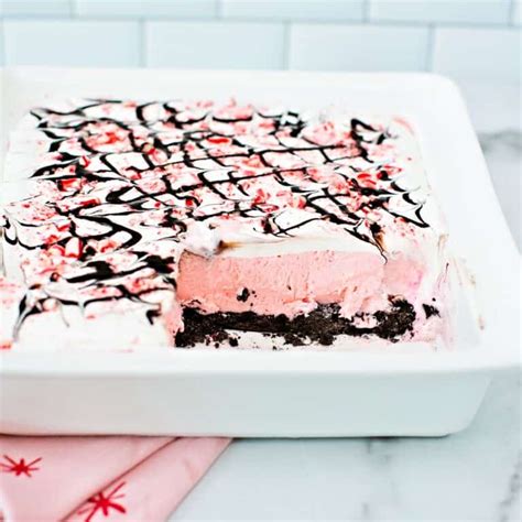 Peppermint Ice Cream Cake Recipe │ Quick, Simple & Delicious