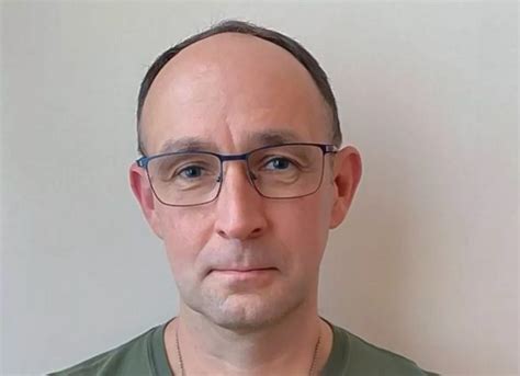 Денис Шарапов. Биография
