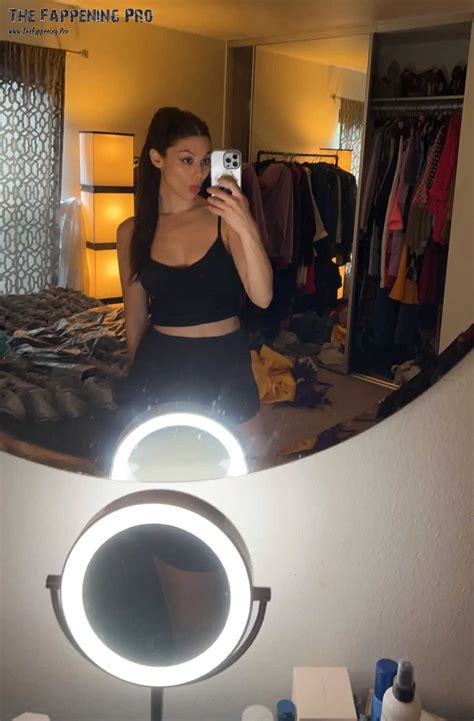 Kira Kosarin Nude Photo | Fappeningtime.com nude Photos & Videos