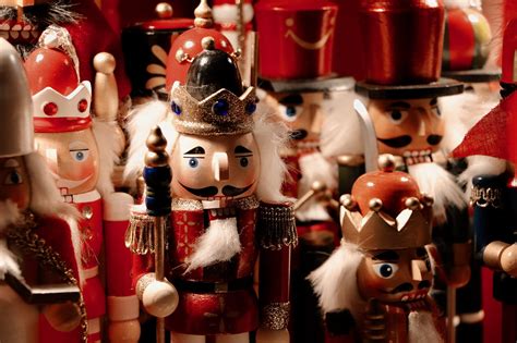 nutcracker wood figure  photo  pixabay