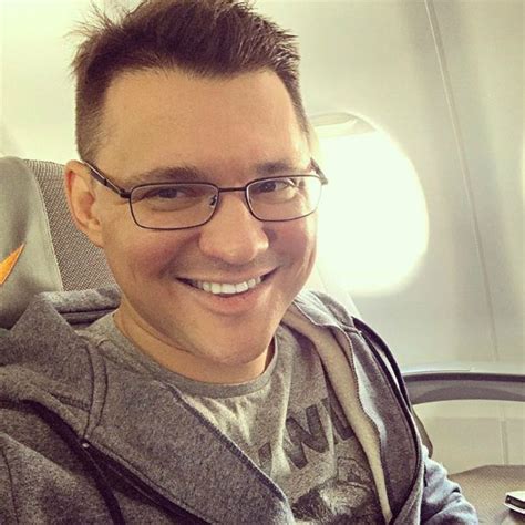 Солист группы «Корни» Алексей Кабанов перенес операцию на голосовые ...