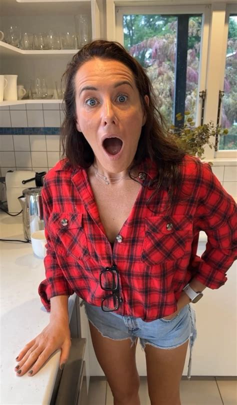 Mike and Joelle - The many screenshots of Joelle Legg 😲😂.... | Facebook