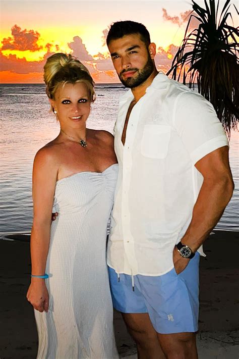 Britney Spears 'shaken' after Jason Alexander crashes wedding