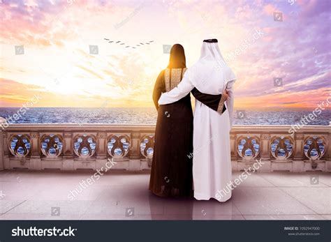 Arabic Couple Beautiful View Sea Stock Photo 1092947000 | Shutterstock