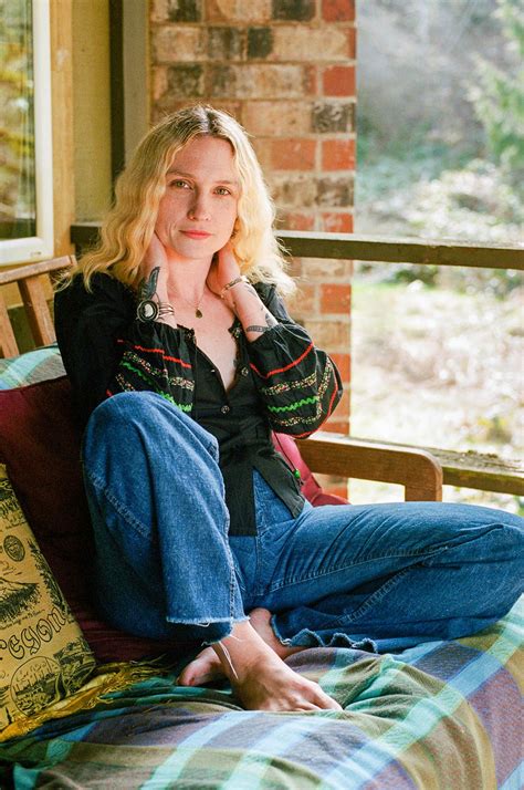 Kassi Valazza - 'Smile' Video Premiere | Holler