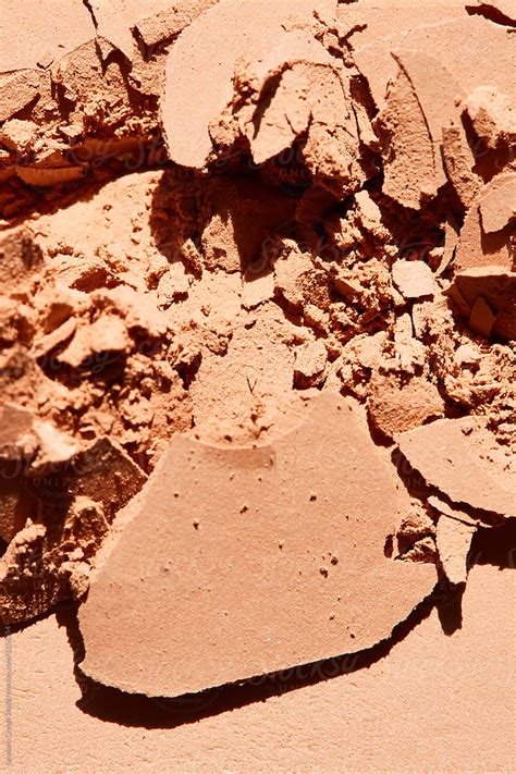 5 Magic Hacks To Revive Your Broken Foundation Powder