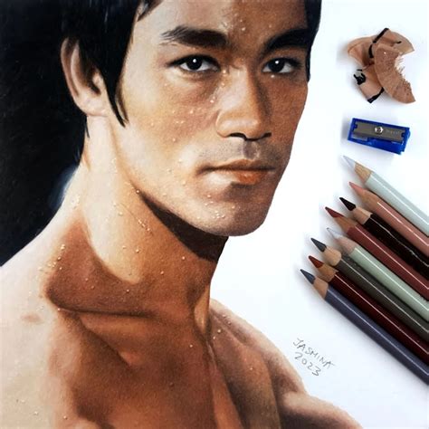 draw realistic portraits  colored pencils