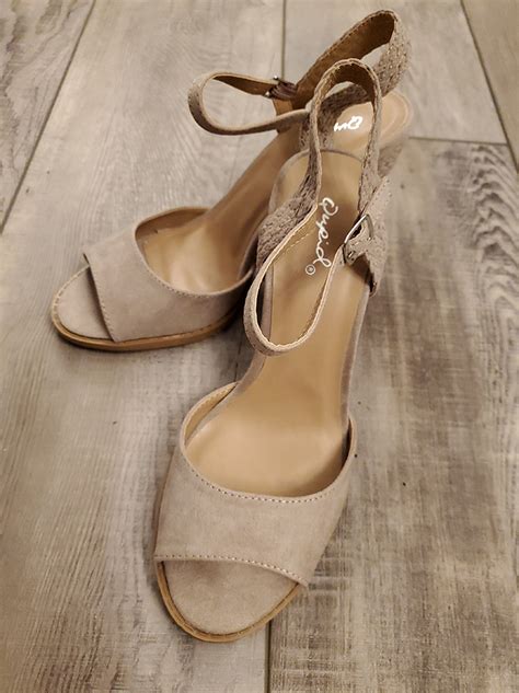 Taupe Heels - Kenz Boutique