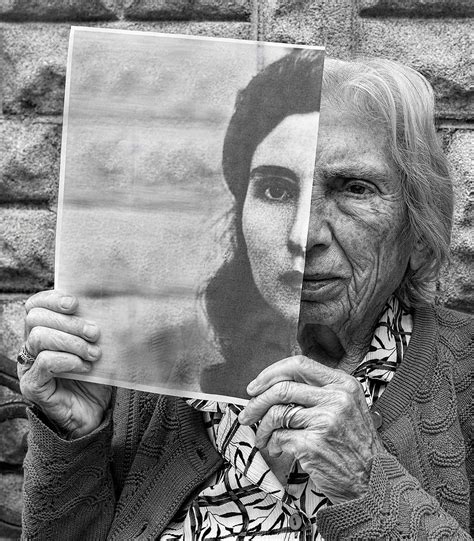Losing her memory, this 94-year-old became her son’s muse and model