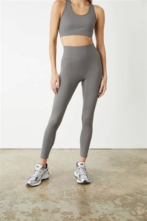 The 10 Best Grey Leggings to Shop This Season