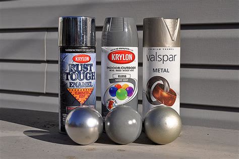 Очень оригинальный венок из кульков, крышек и прочего «мусора». Мастер ...