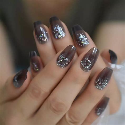 21 Stylish Short Coffin Nail Ideas You Can Flaunt Now | Fabbon