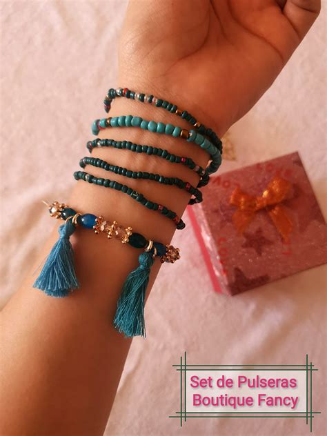 Boutique Fancy - ⭐ Set de pulseras ⭐ 💙 Incluye 6 pulseras...