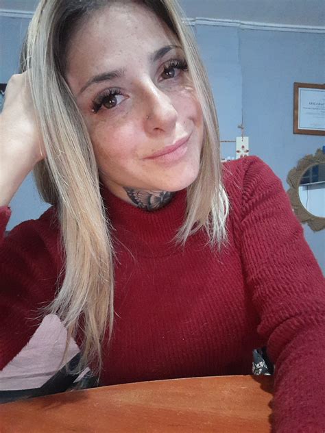 They always tell me girl what a pretty face you have : r/Faces