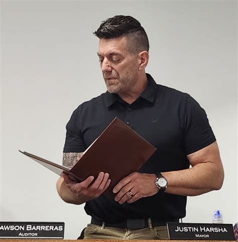 BREAKING: Hillsboro mayor announces new Amazon center coming to