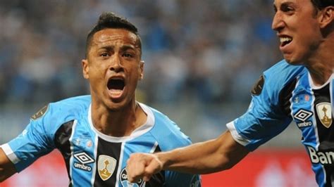 num jogo tenso  estrelado gremio derrota  lanus por    radio