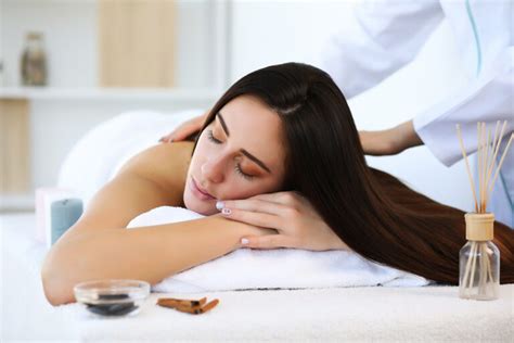 Massagem E Massoterapia