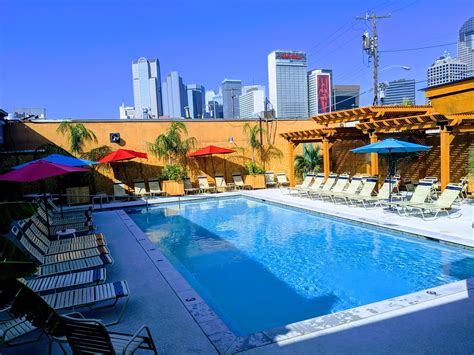 Is Dallas's Lipstick Mens Club A Secret You NEED To Know? Image 10