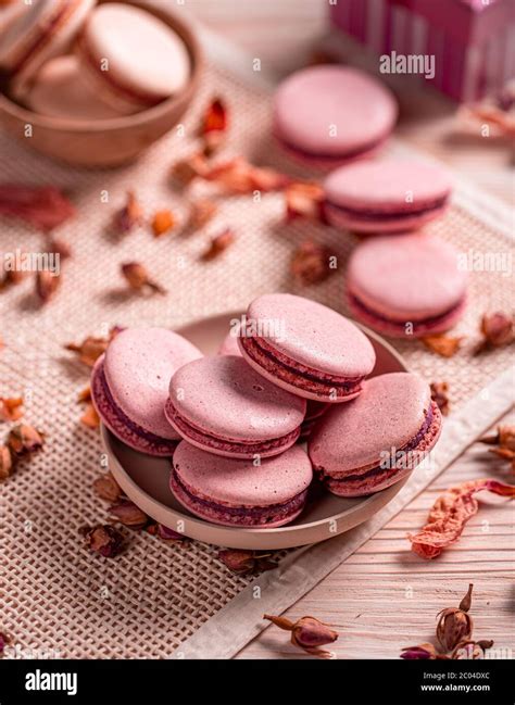 french macaron sandwich cookie  res stock photography  images alamy