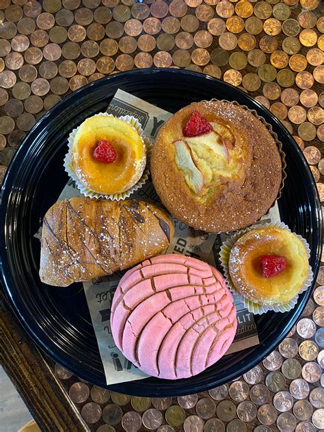 Lola's Weekly Sampler | Bakery Mishawaka, Indiana | Lola's PBJ