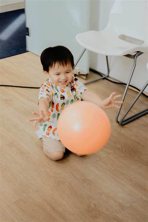 Gross motor skills for infants & toddlers