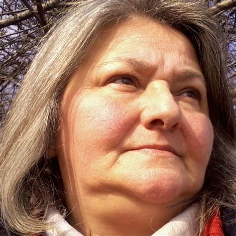 Мартина Стоянова, Потребител | CredoWeb