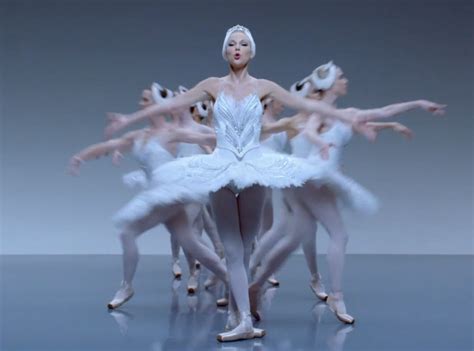 White Swan from Taylor Swift's Shake It Off Style | E! News