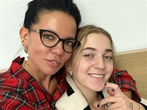 25-летняя дочь Горовой показала фото с родным отцом