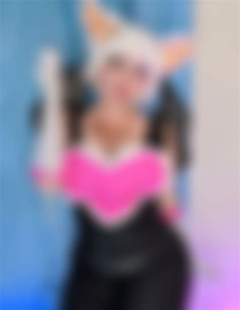 Rouge the Bat from Sonic by Charley-moo : r/cosplaybabes