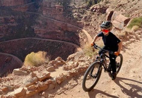 mountain bike    year  boy    runners