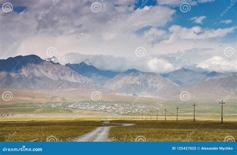 Alay Valley stock image. Image of green, valley, background - 125427025