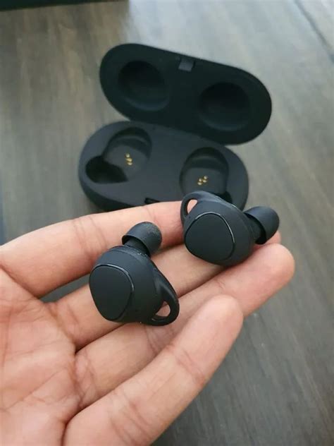 black wireless bluetooth earbuds  piece  sagar id