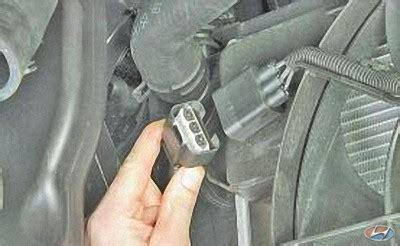Hyundai Solaris. Снятие и установка электровентилятора радиатора ...