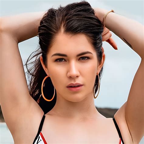 Who is evelyn claire age wiki net worth biography boyfriend more – Artofit