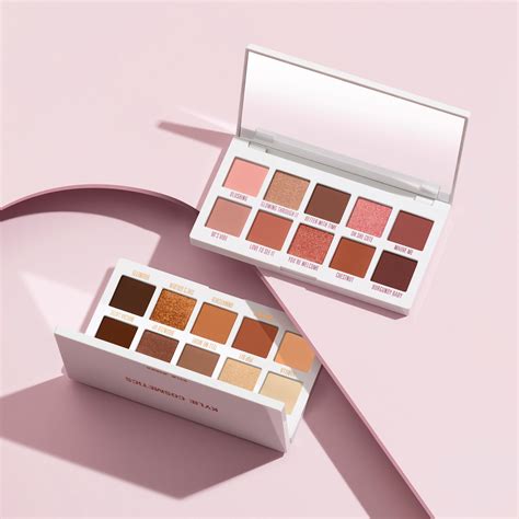 Kendall Jenner Makeup Palette | Saubhaya Makeup