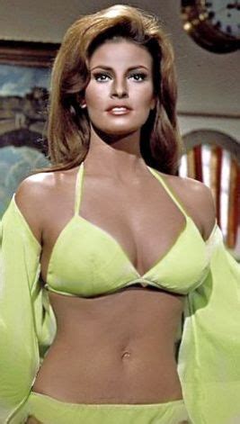 Raquel Welch Raquel Welch, Bikinis, Swimwear, Car Girls, Thrillers, Bra ...