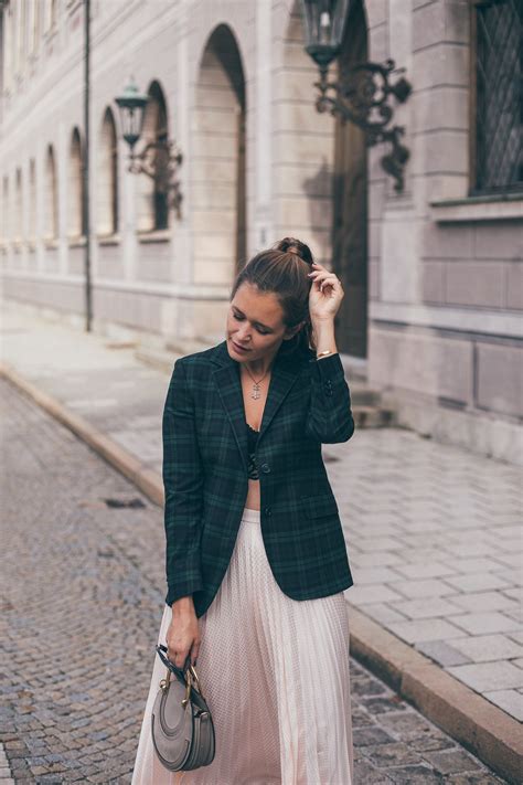 Ein feminines Blazer-Styling | Outfit, Stil, Modestil