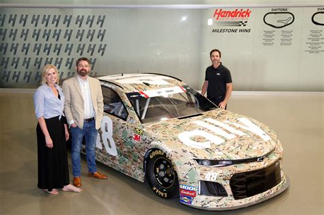 Ally and Jimmie Johnson Honor Military Heroes - May 14, 2019