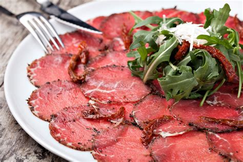 Prepara un carpaccio inolvidable con AOVE Ahumado – Campos de Sanaa