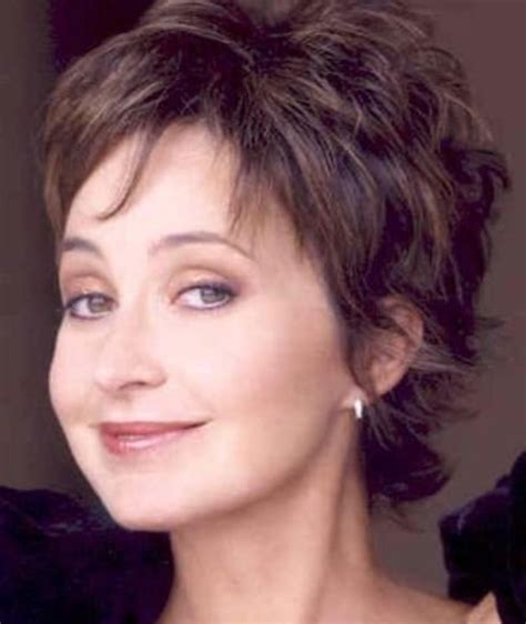 Experts Reveal The TRUTH About Annie Potts' Husband And Family Image 4