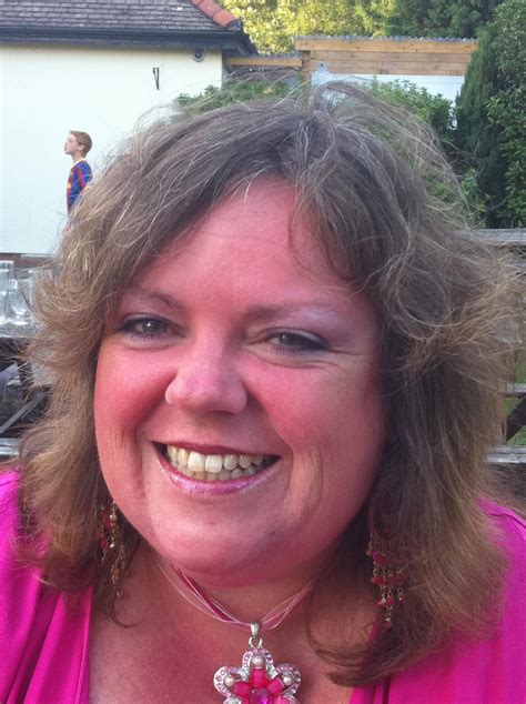 Fiona Costello: Singer-Songwriter