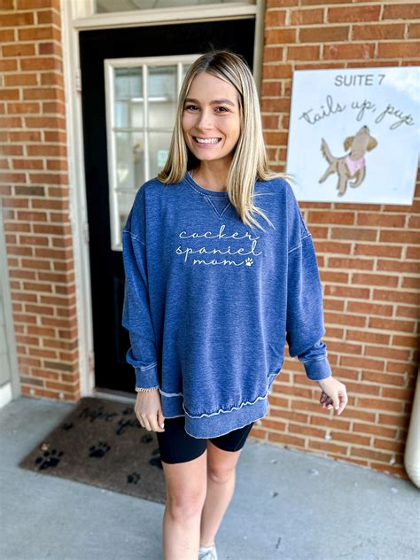 Custom Breed Mom Embroidered Pullover – Tails Up, Pup