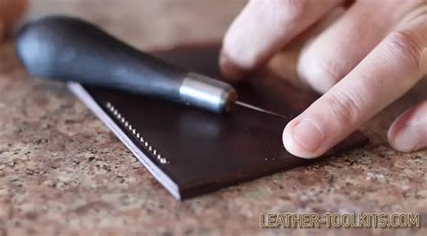 [Guide] How to Use a Leather Sewing Awl? - Leather Toolkits