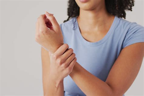 Dislocated Wrist Healing Time | Elastoplast UK