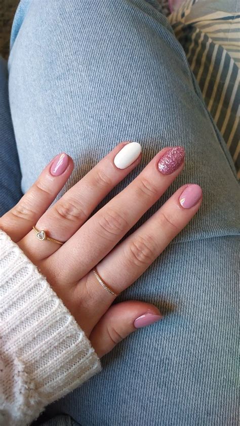 Ideia De Esmaltação Para Unhas Curtas - 𝙞deias de 𝐞smaltação | Unhas curtas pintadas, Unhas curvadas, Unhas neutras