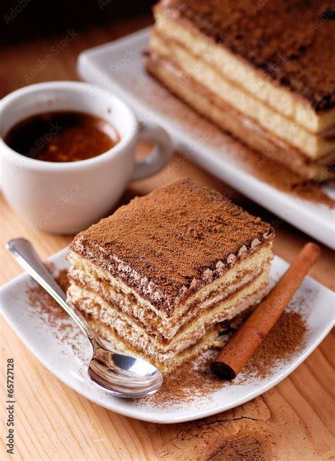 tiramisù fatto in casa, tradizionale dolce italiano Stock-Foto | Adobe ...