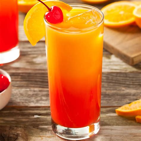 Easy Tequila Sunrise Cocktail (Only 3 Ingredients)