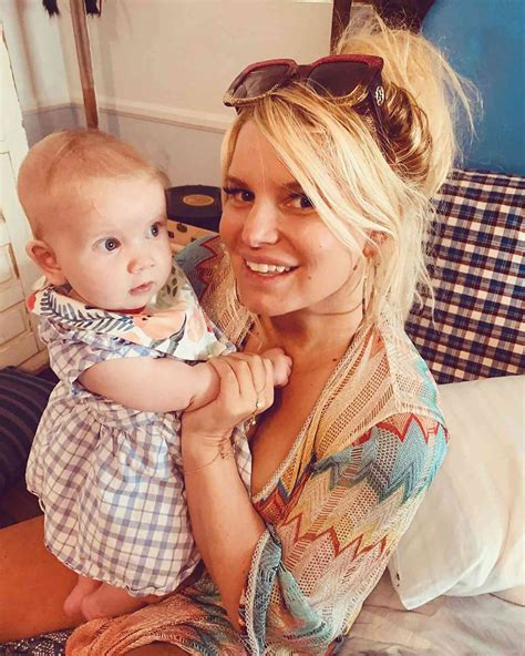 Jessica Simpson Baby Birdie Photos