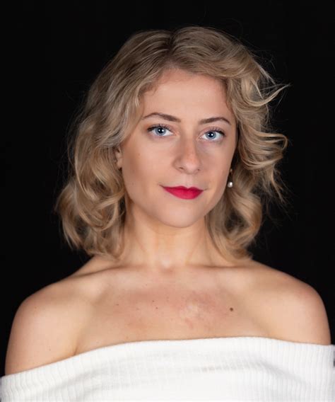 Vocalist Karina 112891 – Agency Rising Stars